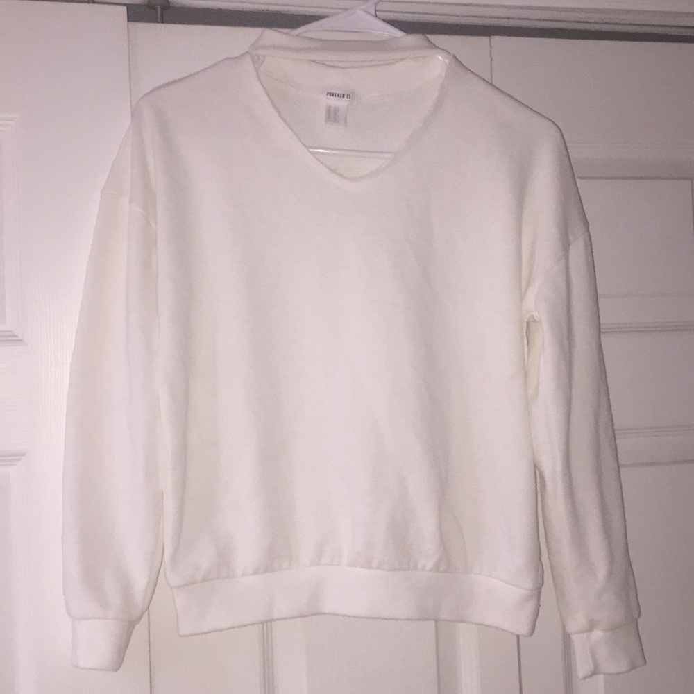 Adorable pull over sweater😇 (NWOT)